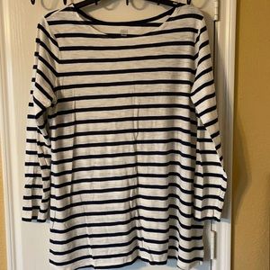 Old Navy Maternity shirt